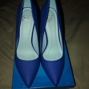 Cobalt size 10 Heels